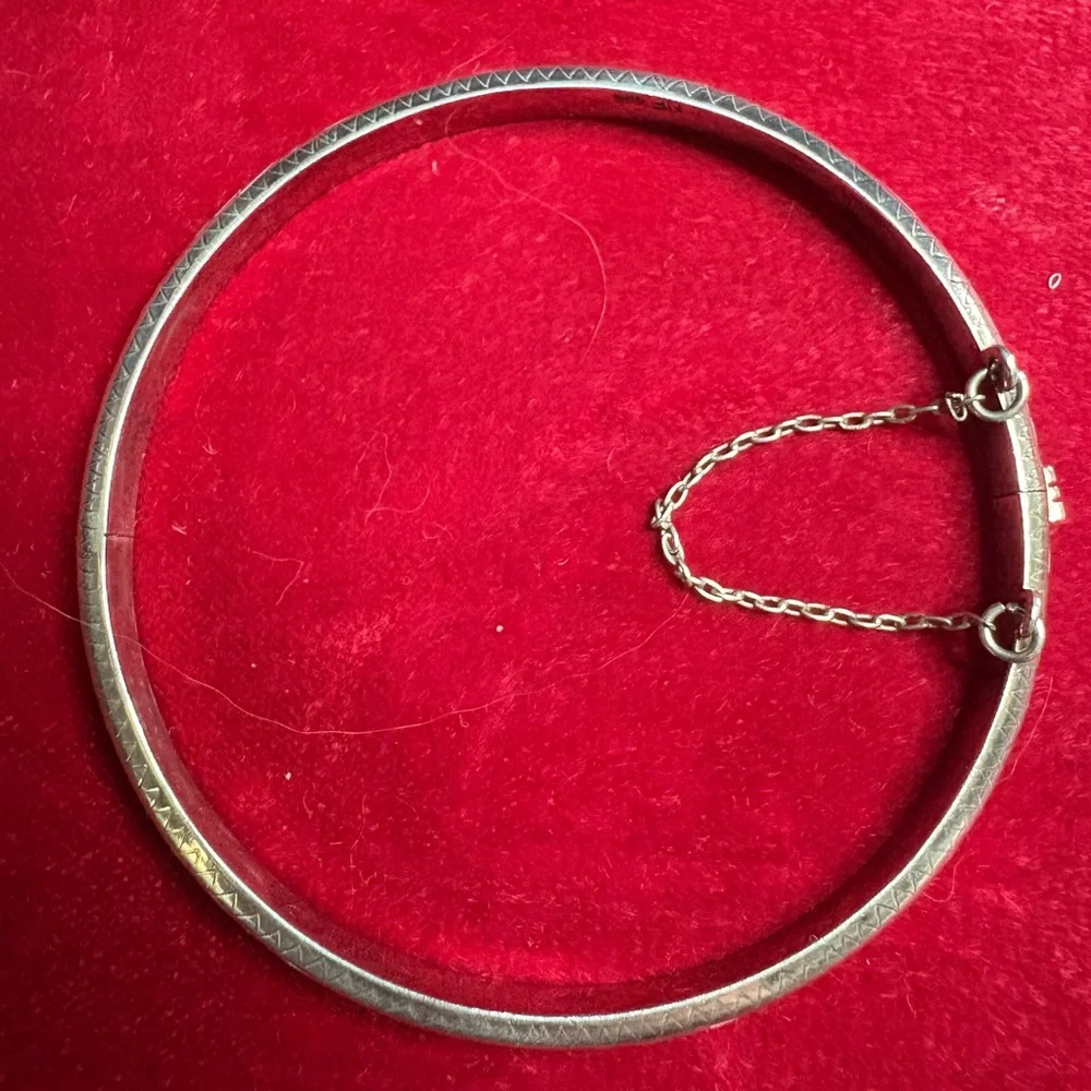 Bangle*925 Sterling Silver Bracelet w/Safety Clasp Size 7